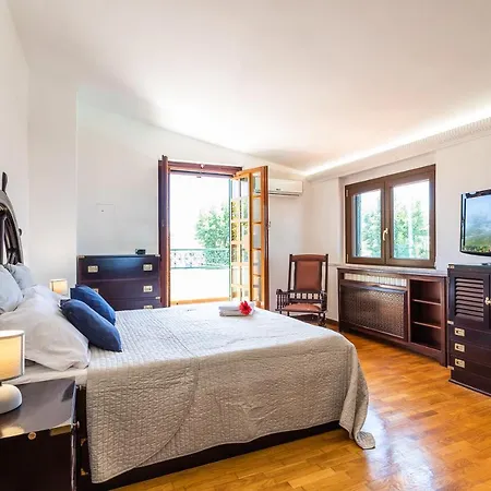 Tutta Per Noi - Presidenziale Con Piscina, Veranda E Barbecue * Anzio